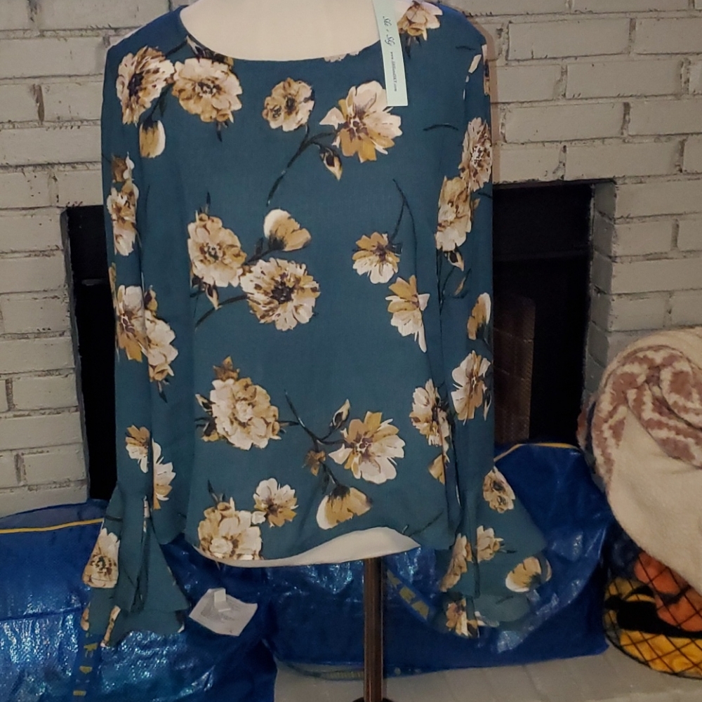 Cute floral top